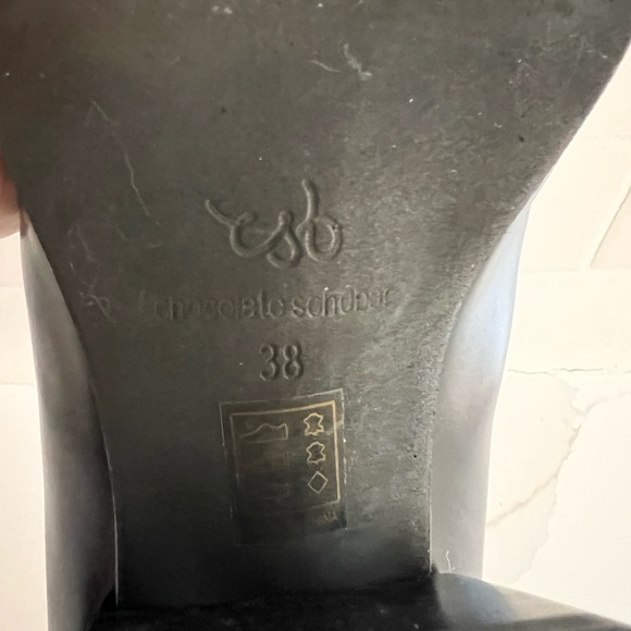 Chocolate Shubar boots in black. Size 38 or size 7.5. 2.5" heel. Almost new! - Picture 5 of 8